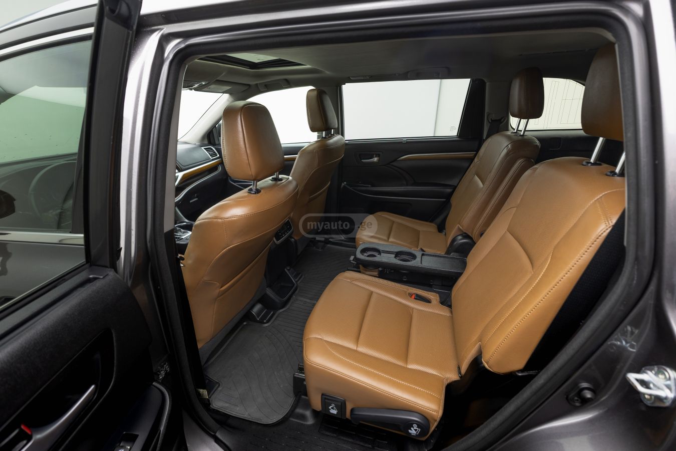 Toyota Highlander 2018 — photo 2