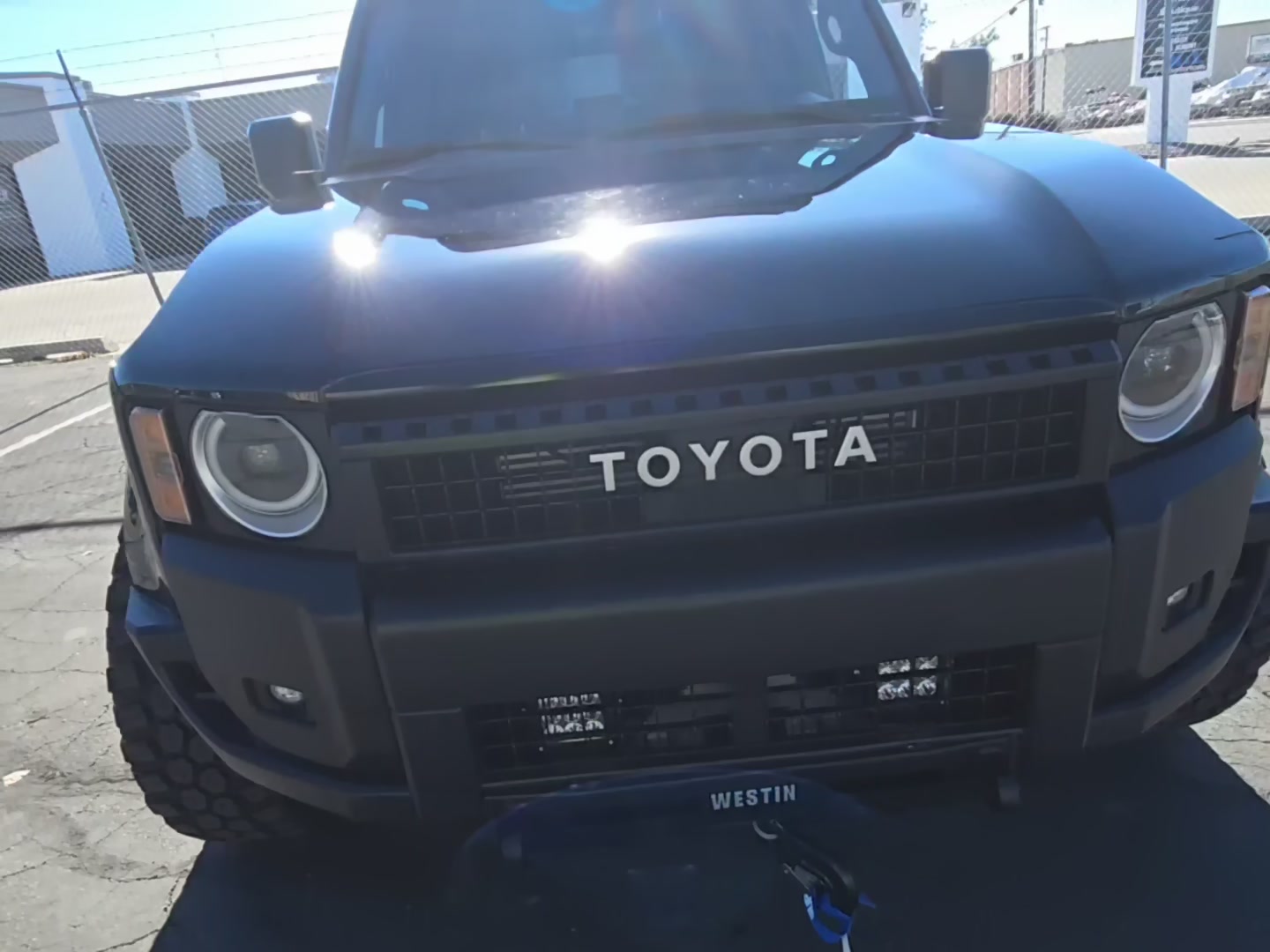 Toyota Land Cruiser 2024 — photo 2