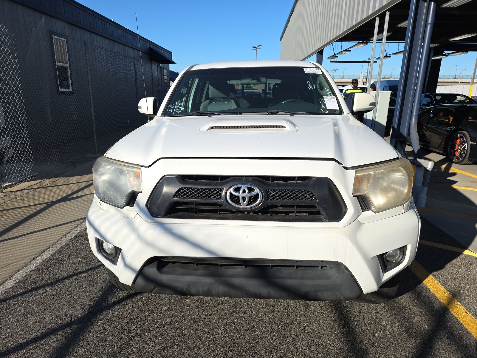 Toyota Tacoma 2015 — photo 2