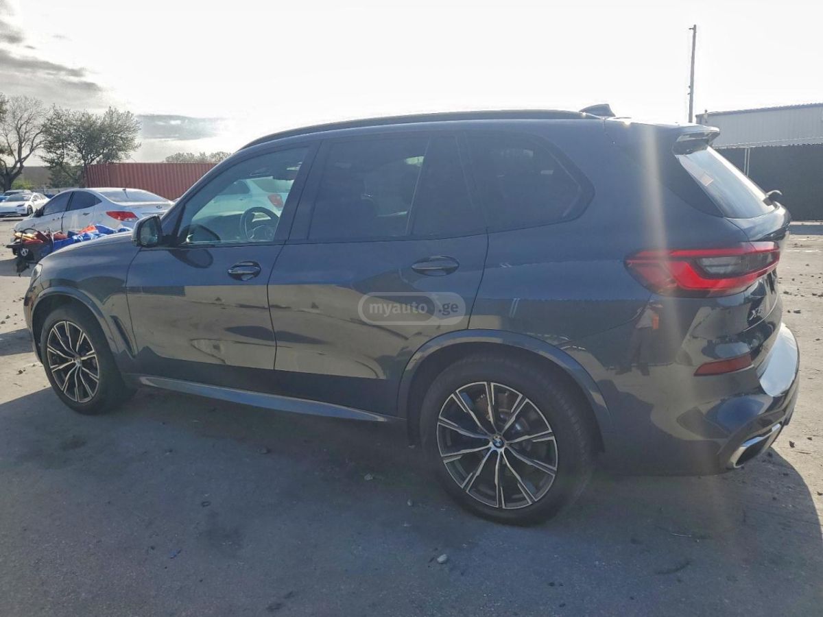 BMW X5 2019 — photo 2