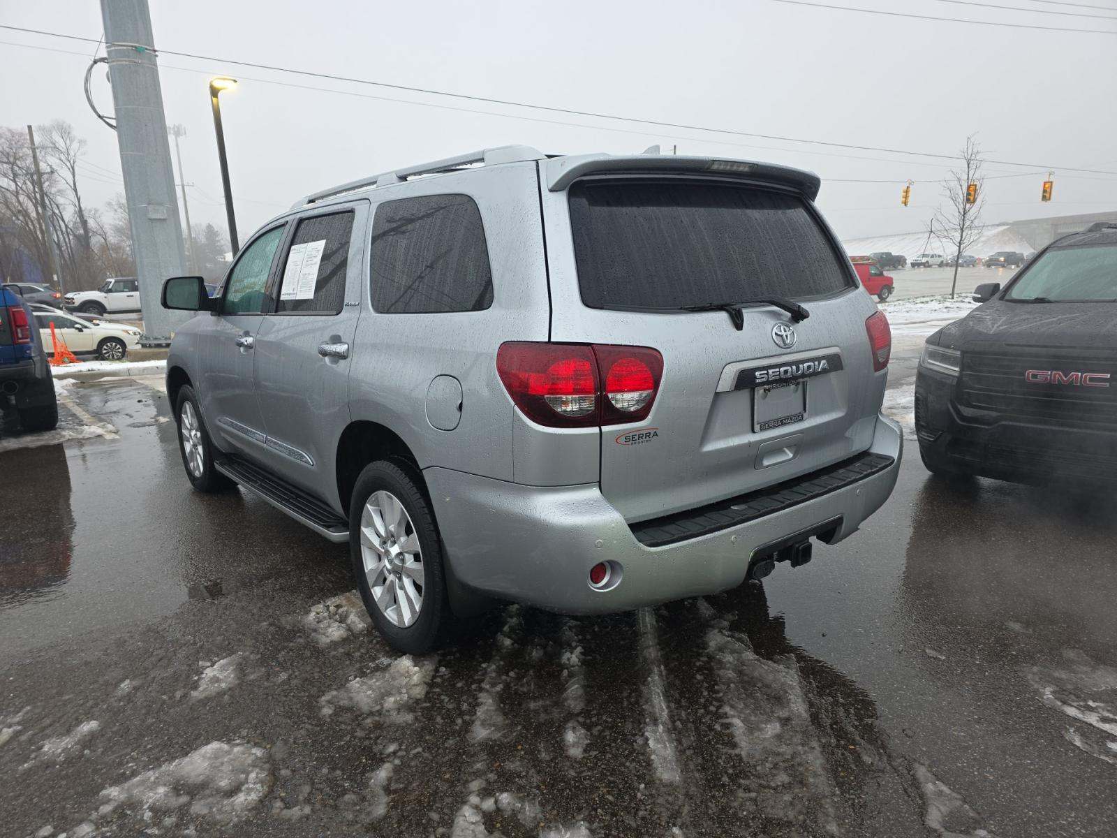 Toyota Sequoia 2020 — photo 2