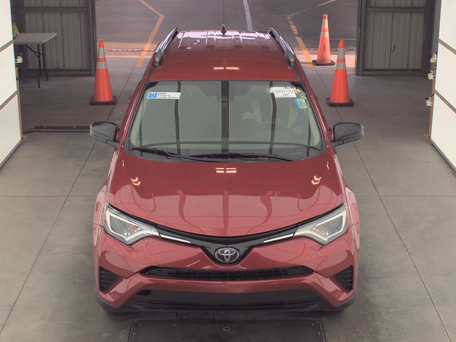 Toyota RAV4 2017 — photo 2