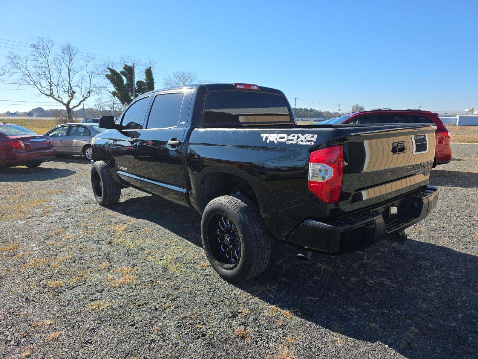 Toyota Tundra 2016 — photo 2