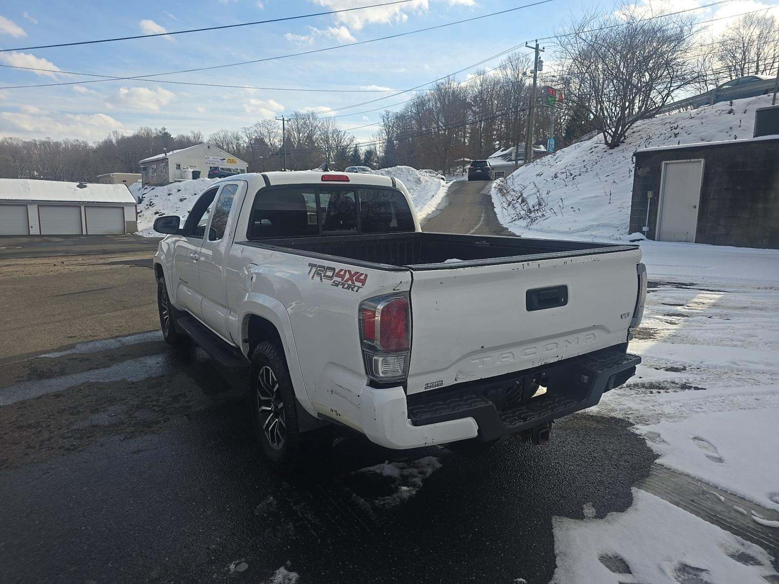 Toyota Tacoma 2021 — photo 2