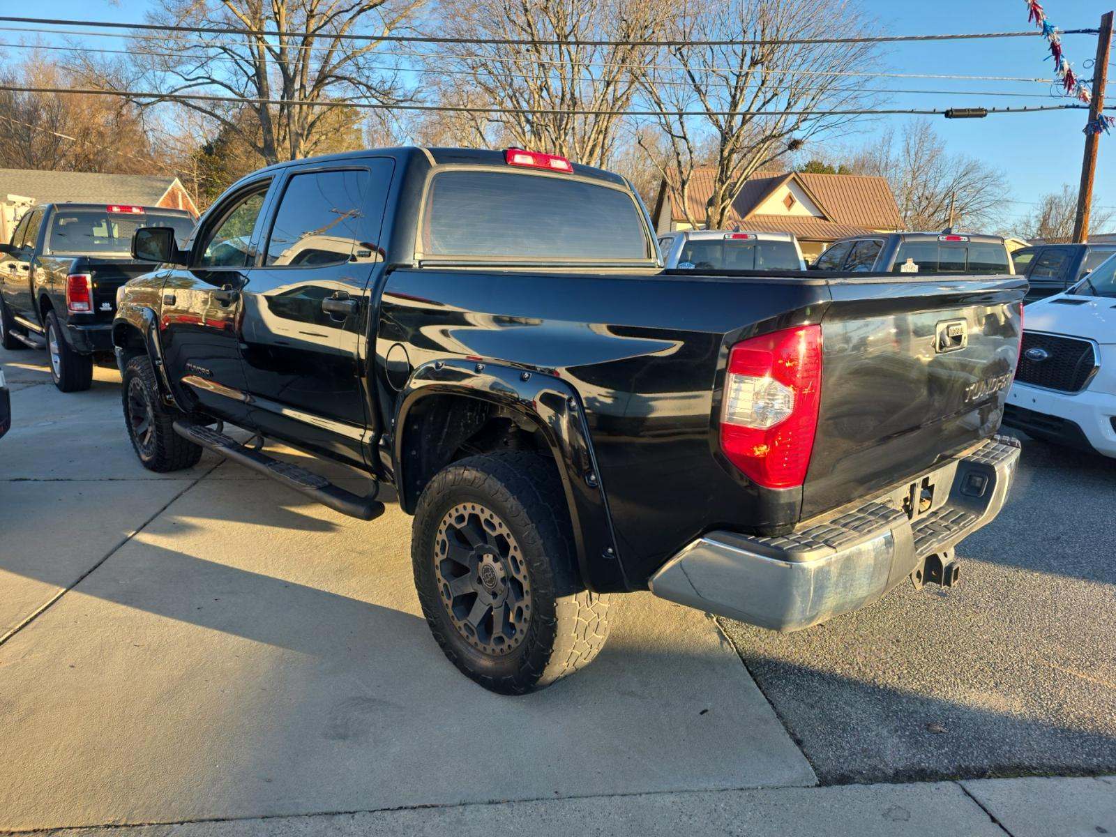Toyota Tundra 2016 — photo 2