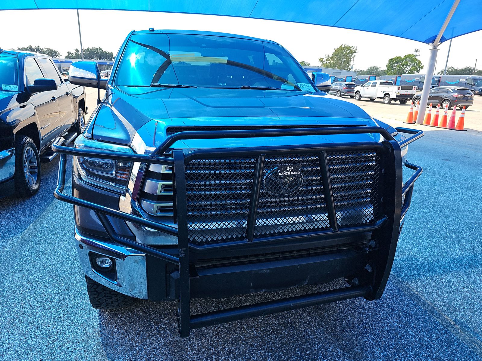 Toyota Tundra 2018 — photo 2