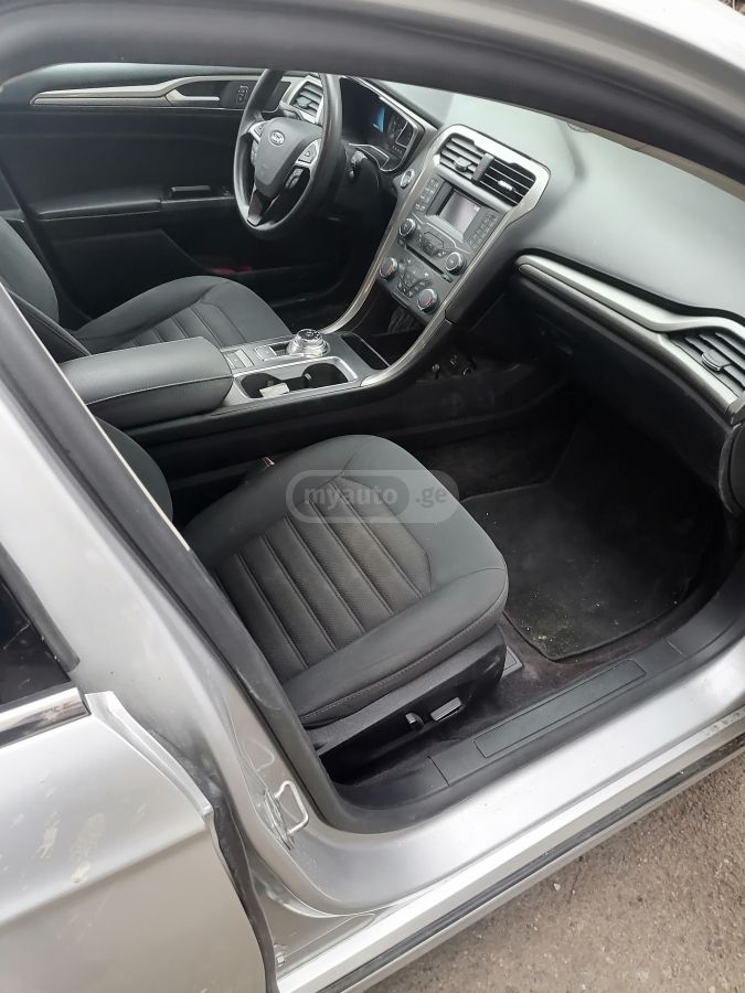 Ford Fusion 2017 — photo 2