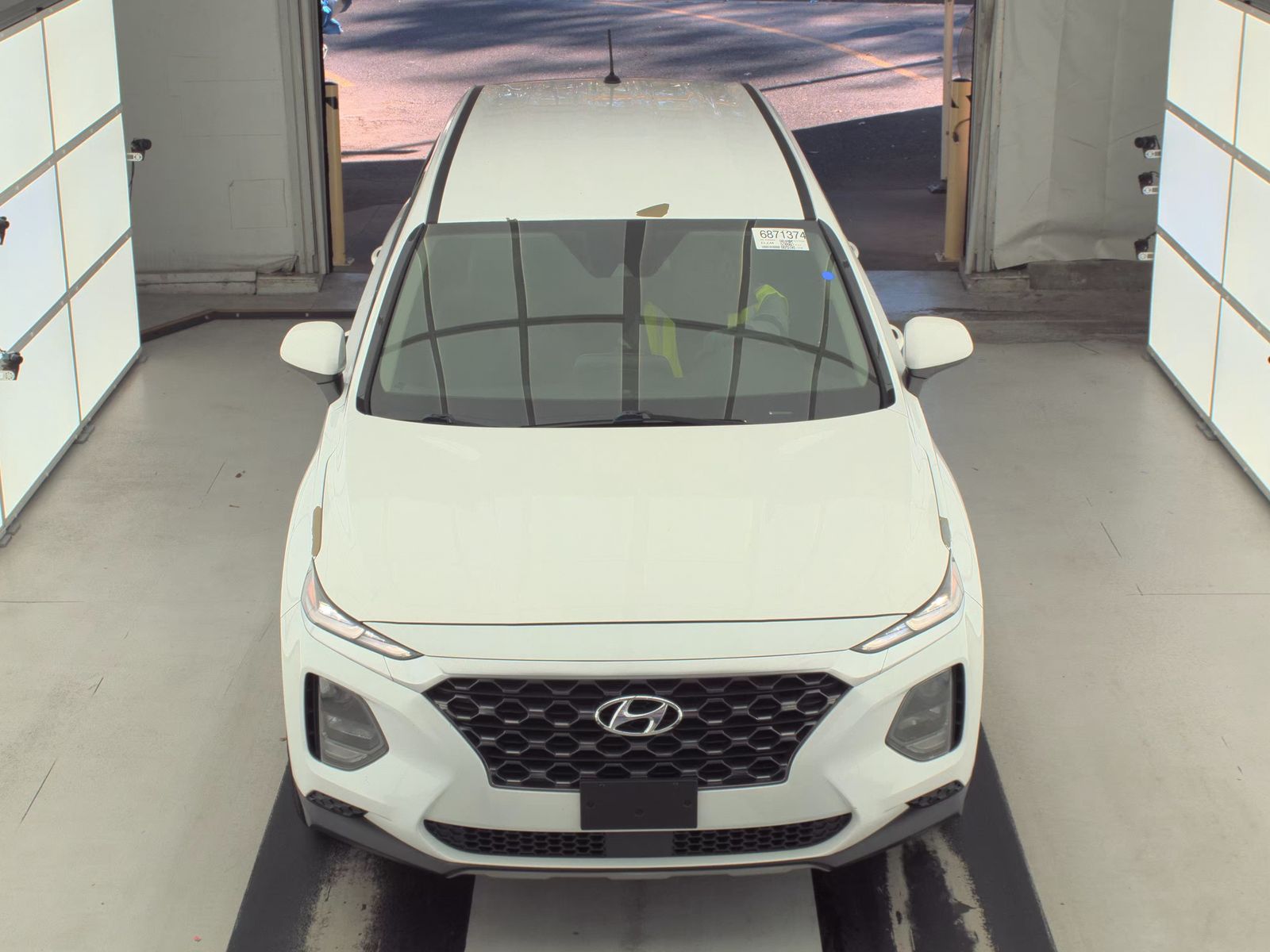 Hyundai Santa Fe 2019 — photo 2