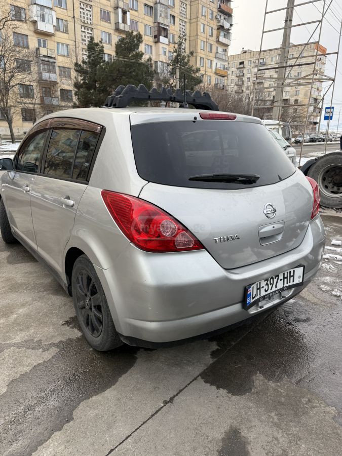 Nissan Tiida 2005 — photo 2