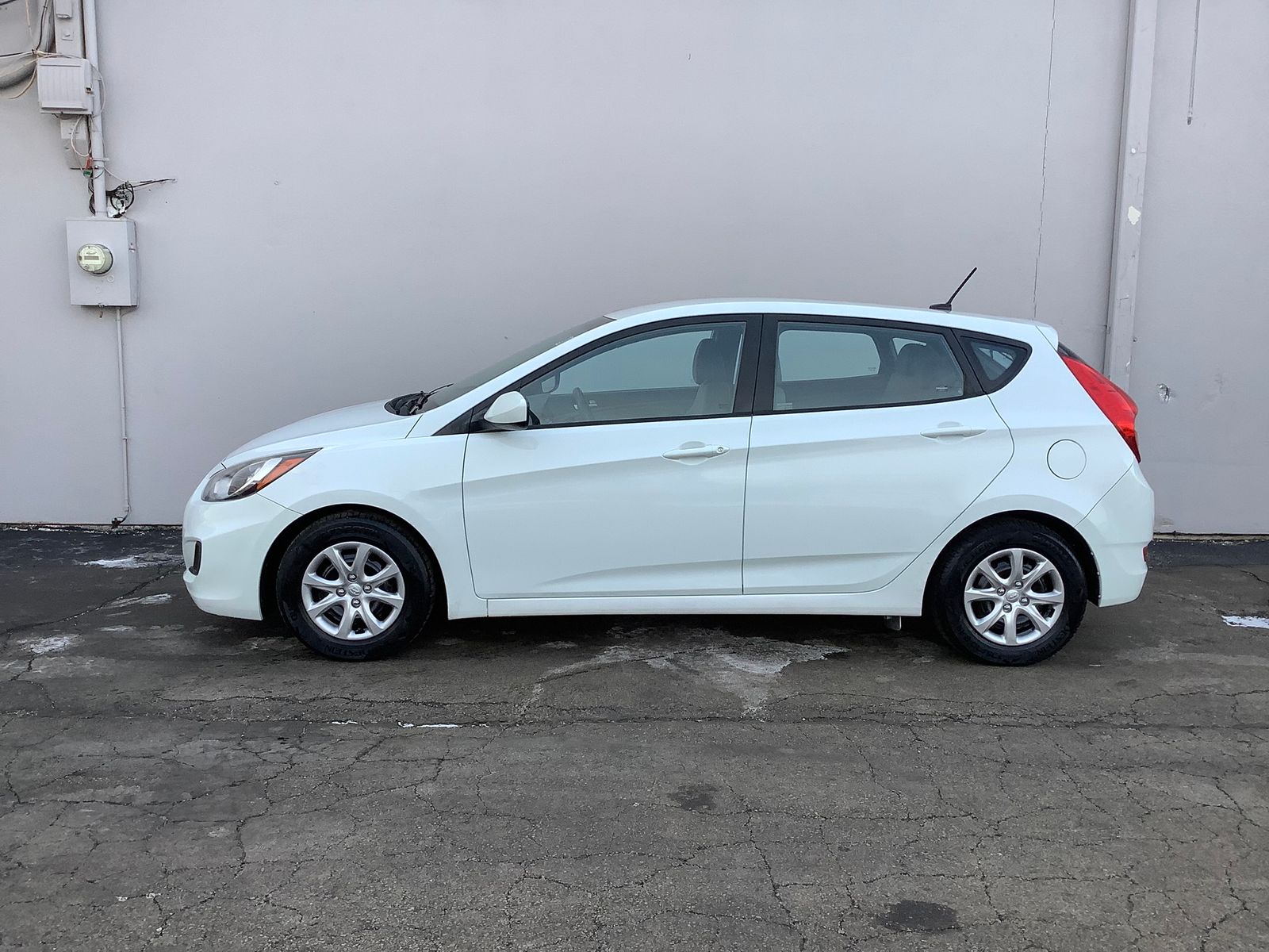 Hyundai Accent 2014 — photo 2