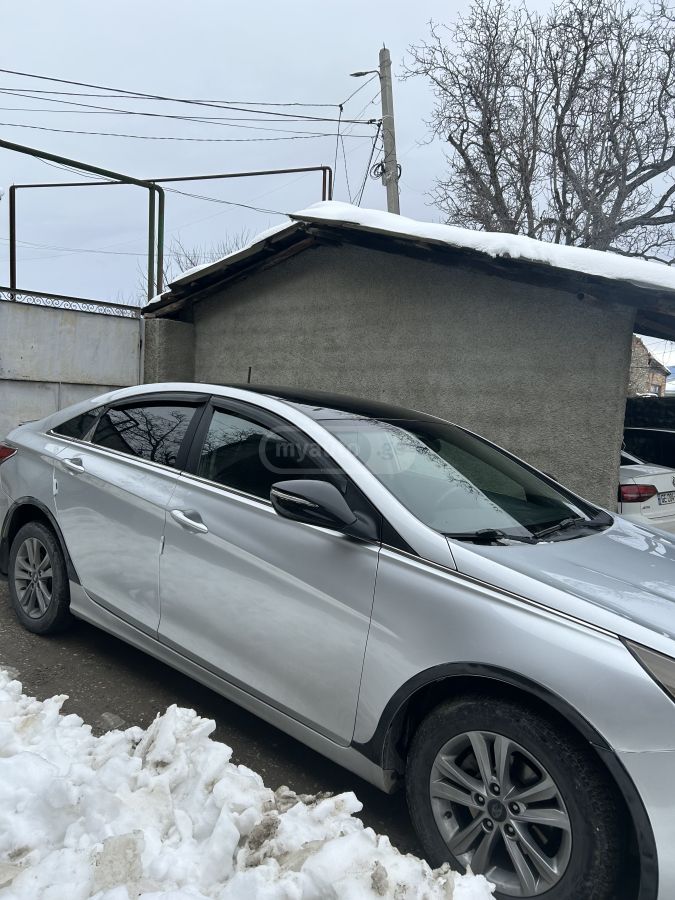Hyundai Sonata 2011 — photo 2