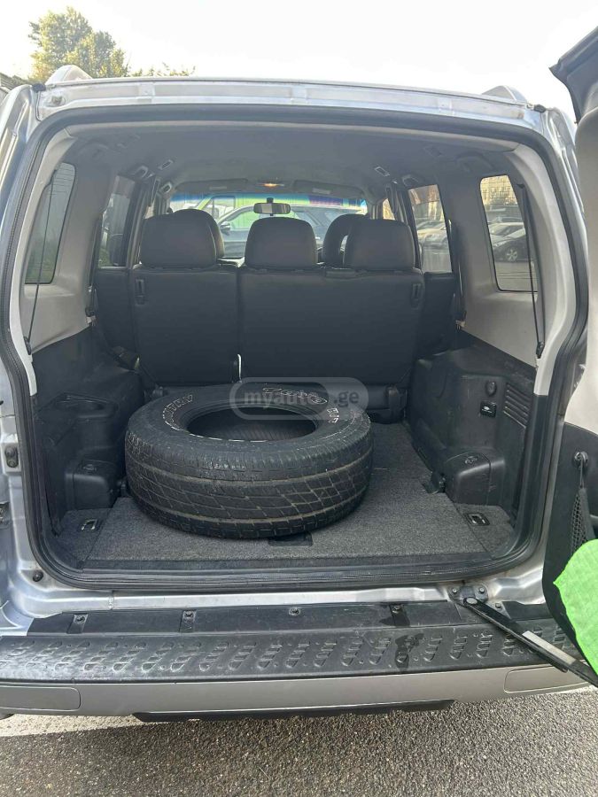 Mitsubishi Pajero 2004 — photo 2