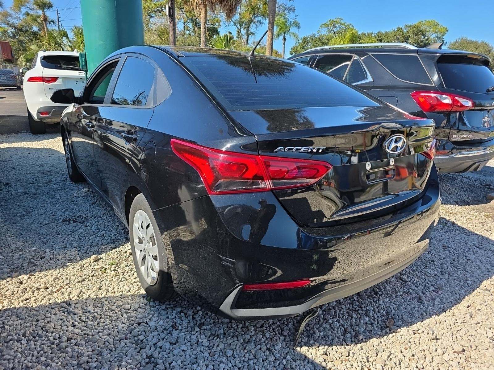 Hyundai Accent 2022 — photo 2