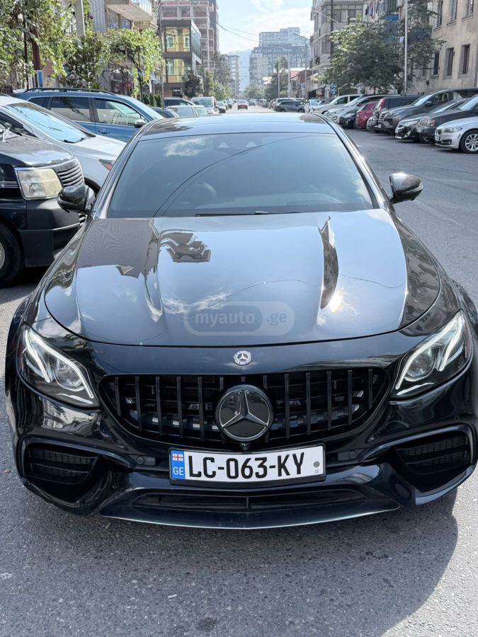Mercedes-Benz E 63 AMG