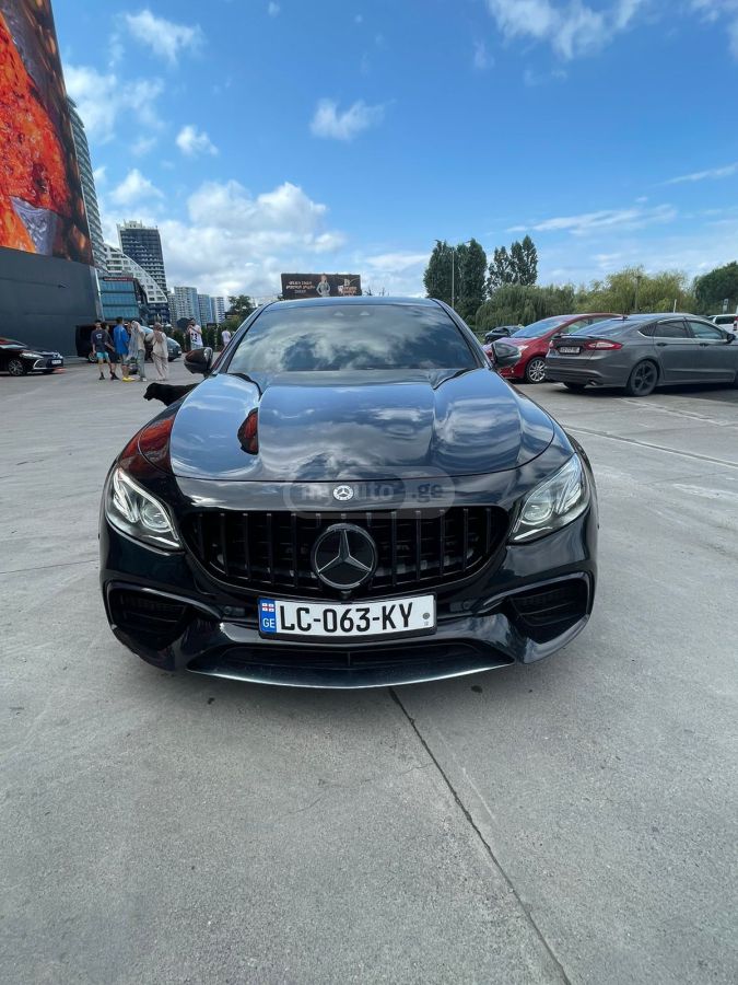 Mercedes-Benz E 63 AMG 2017 — photo 2