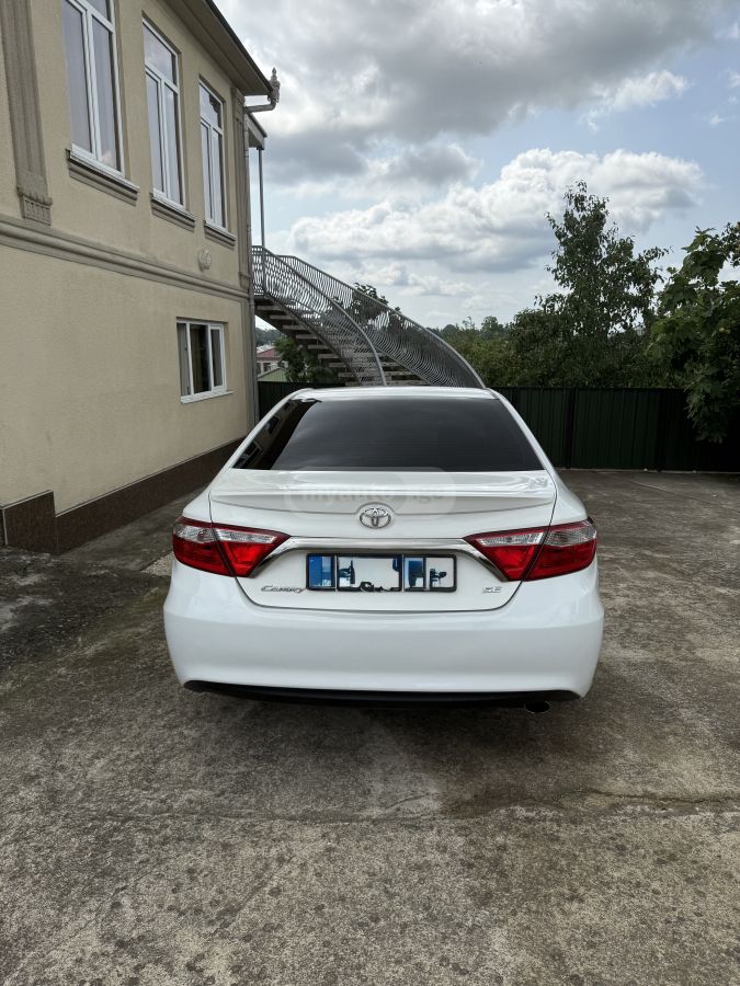 Toyota Camry 2015 — photo 2