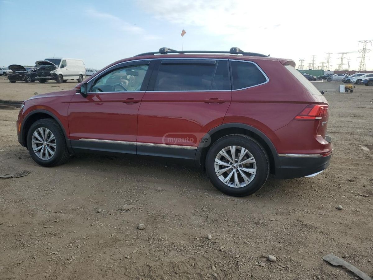 Volkswagen Tiguan 2018 — photo 2