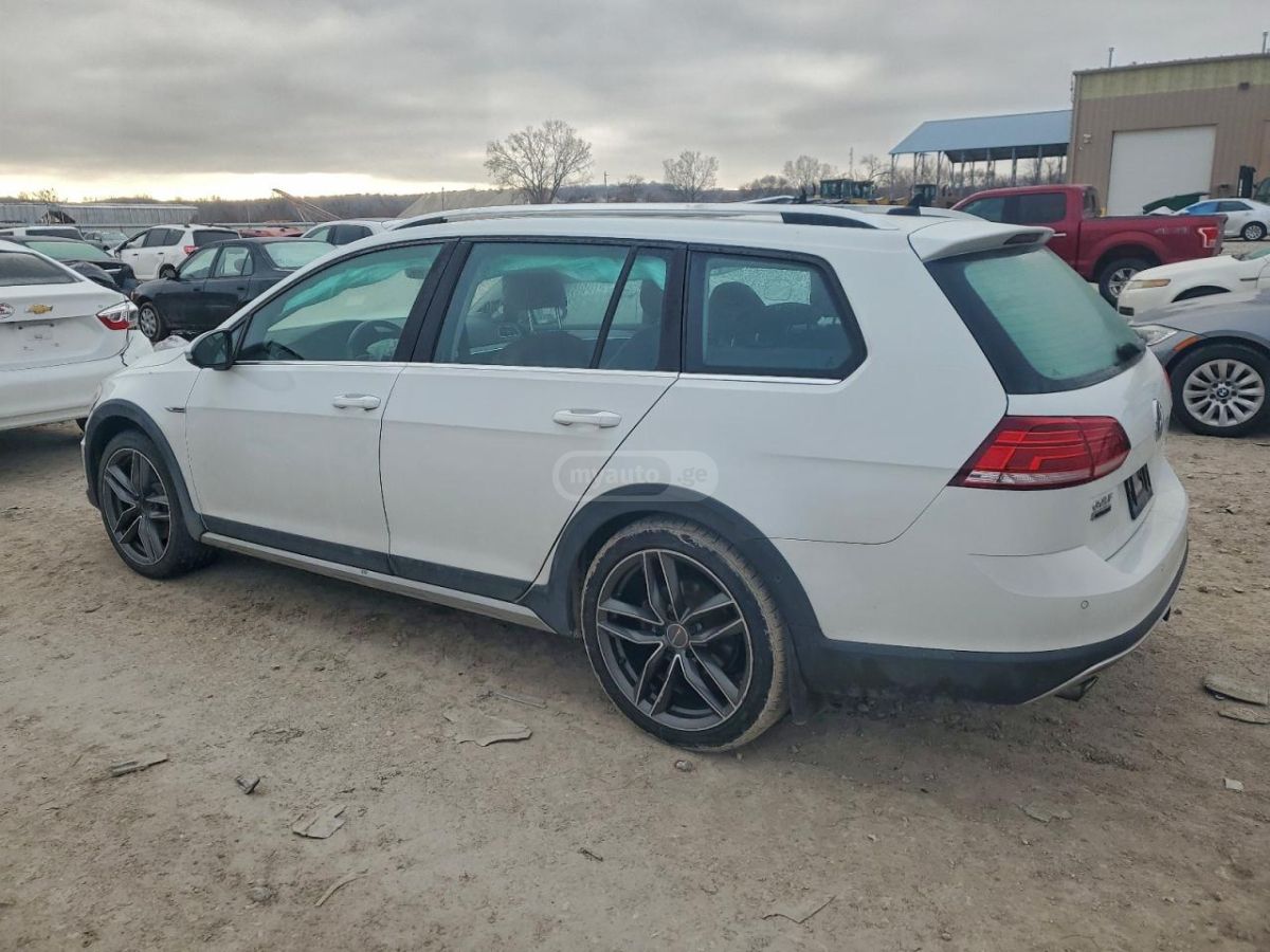 Volkswagen Golf 2018 — photo 2
