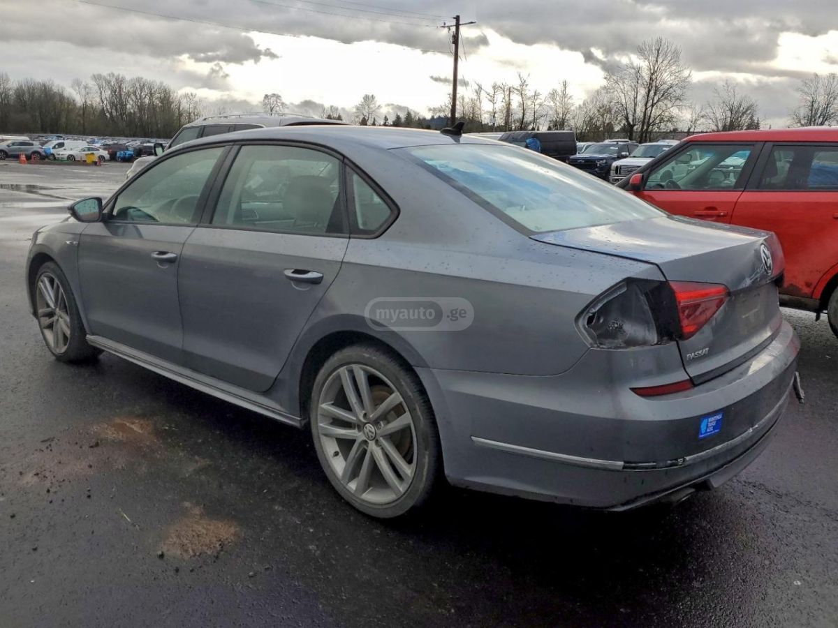 Volkswagen Passat 2018 — photo 2