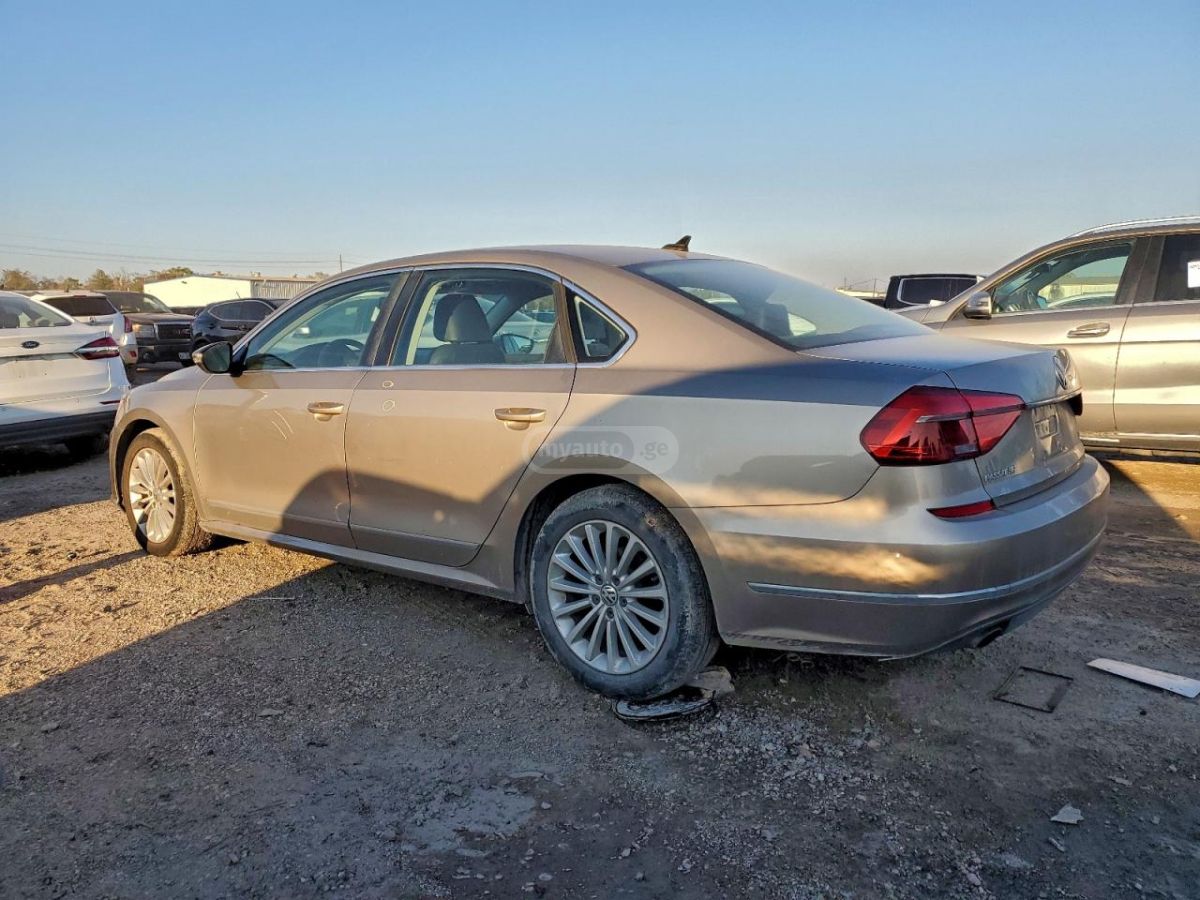 Volkswagen Passat 2016 — photo 2
