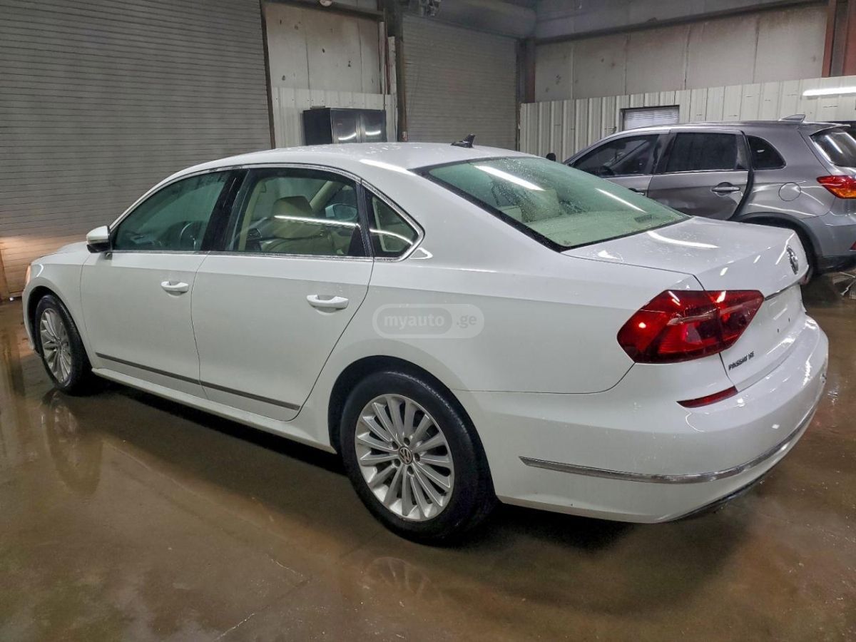 Volkswagen Passat 2017 — photo 2