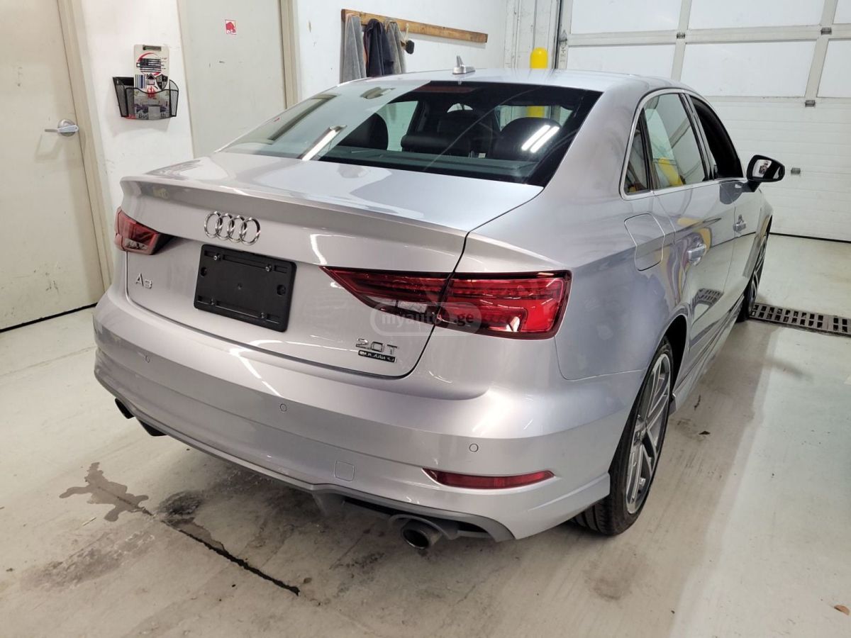 Audi A3 2018 — photo 2