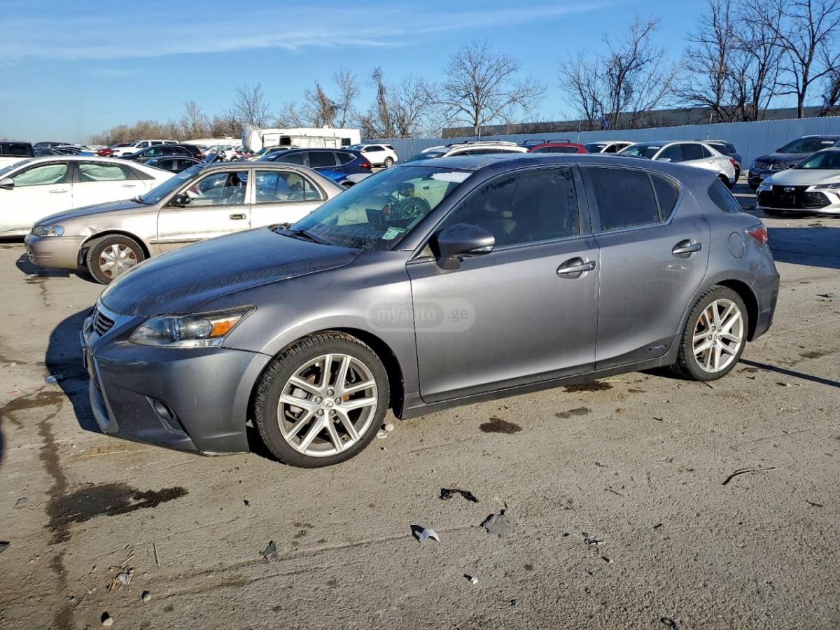Lexus CT 200 h