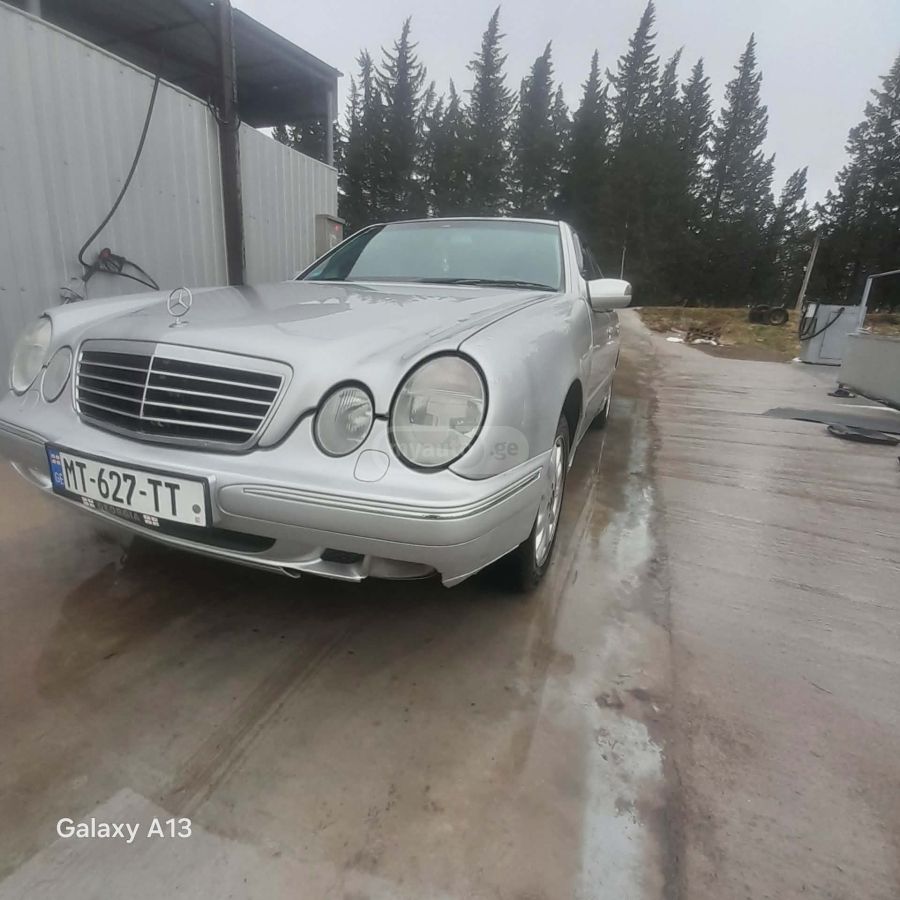 Mercedes-Benz 210