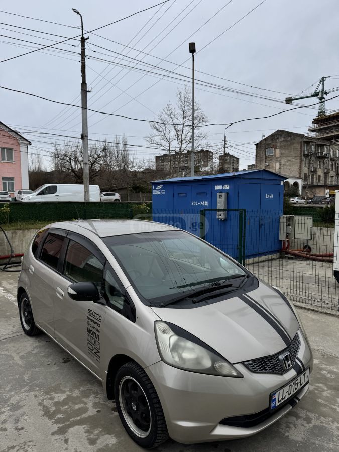 Honda FIT 2009 — photo 2