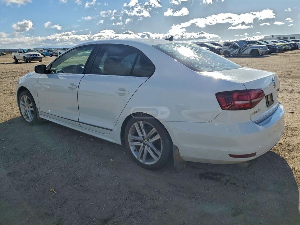 Volkswagen Jetta 2017 — photo 2