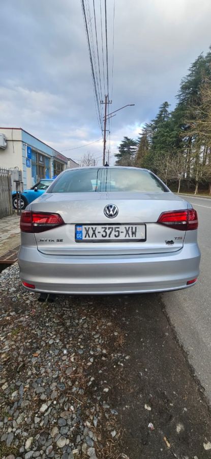 Volkswagen Jetta 2016 — photo 2