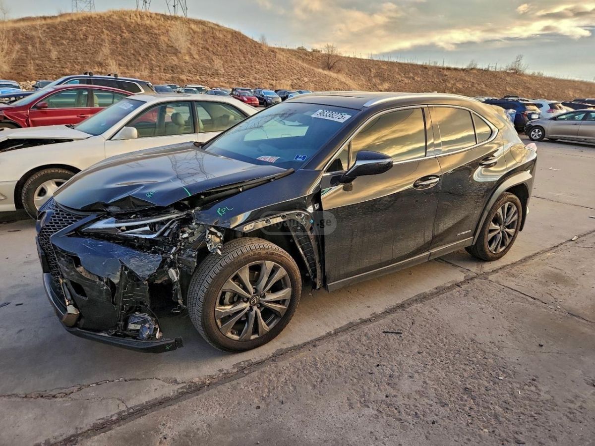 Lexus UX 250 h 2019 — photo 2