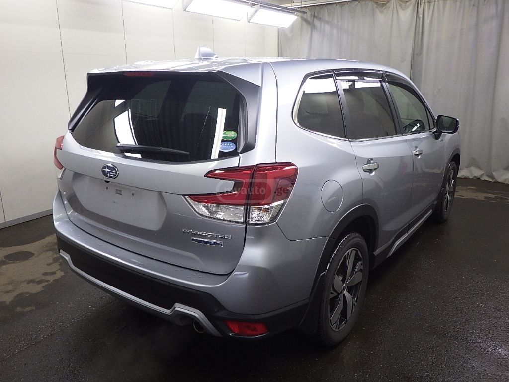 Subaru Forester 2021 — photo 2