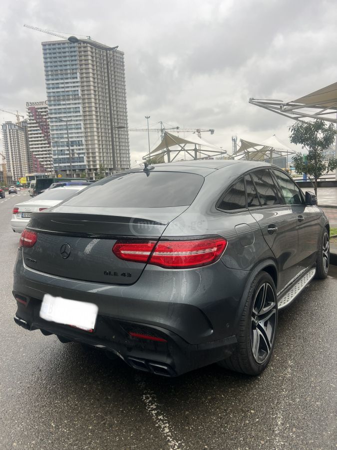 Mercedes-Benz GLE 43 AMG 2017 — photo 2