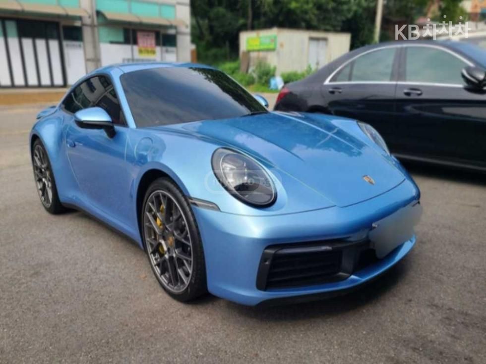 Porsche 911 2020 — photo 2