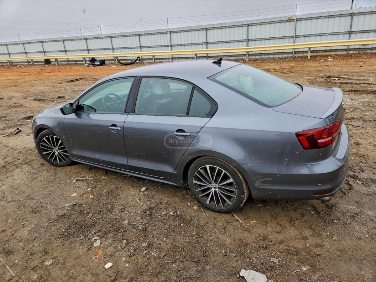 Volkswagen Jetta 2016 — photo 2