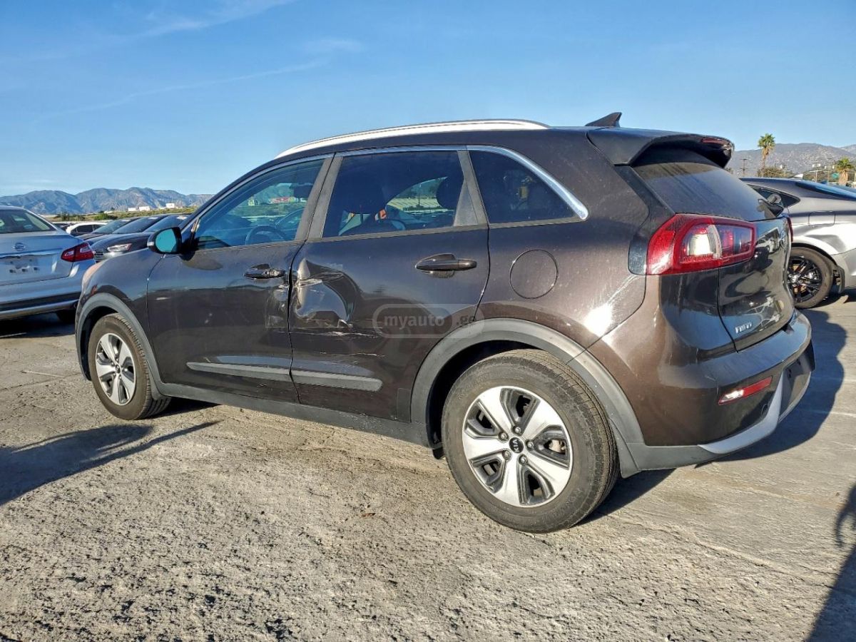 Kia Niro 2017 — photo 2