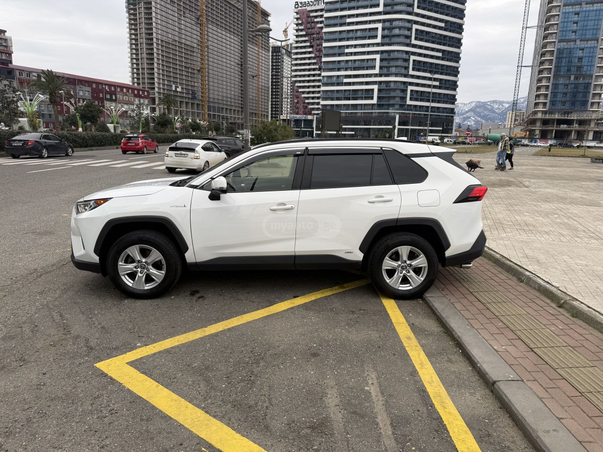 Toyota RAV4 2020 — photo 2