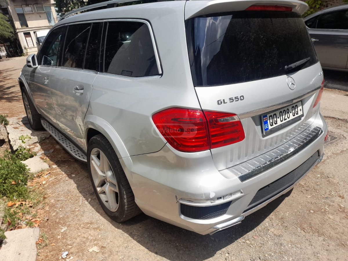 Mercedes-Benz GL 550 2015 — photo 2