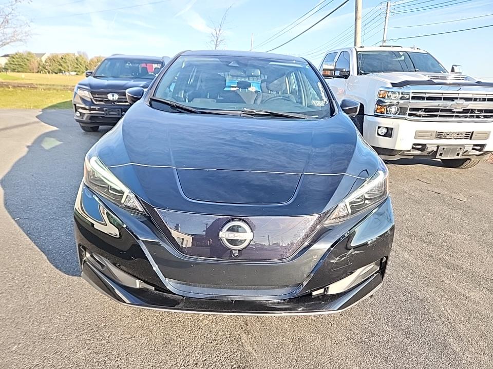 Nissan Leaf 2023 — photo 2