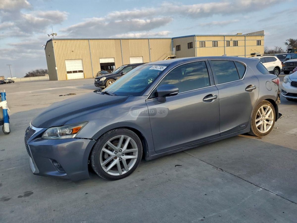 Lexus CT 200 h
