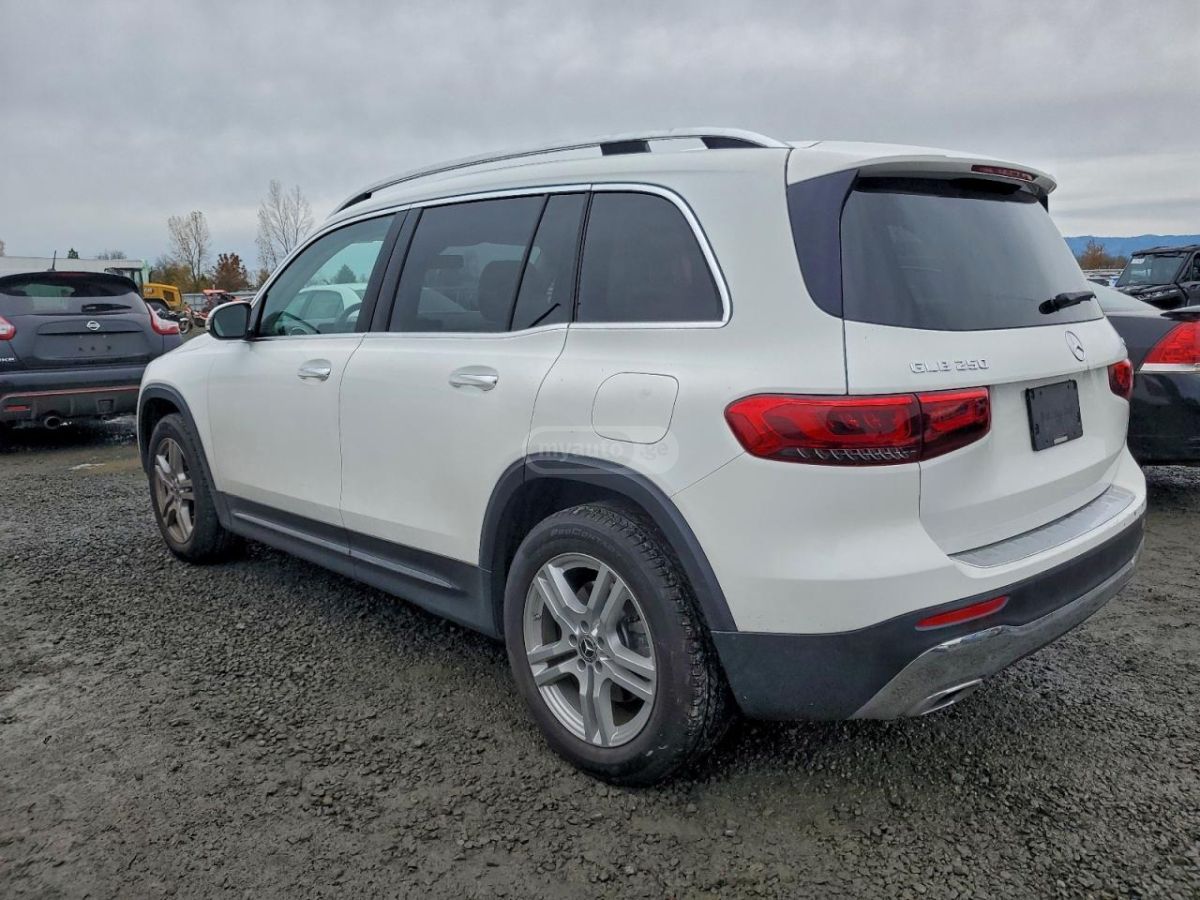 Mercedes-Benz GLB 250 2021 — photo 2