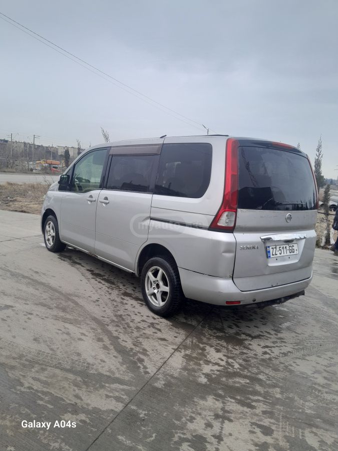 Nissan Serena 2006 — photo 2