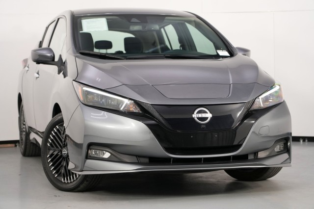 Nissan Leaf 2024 — photo 2
