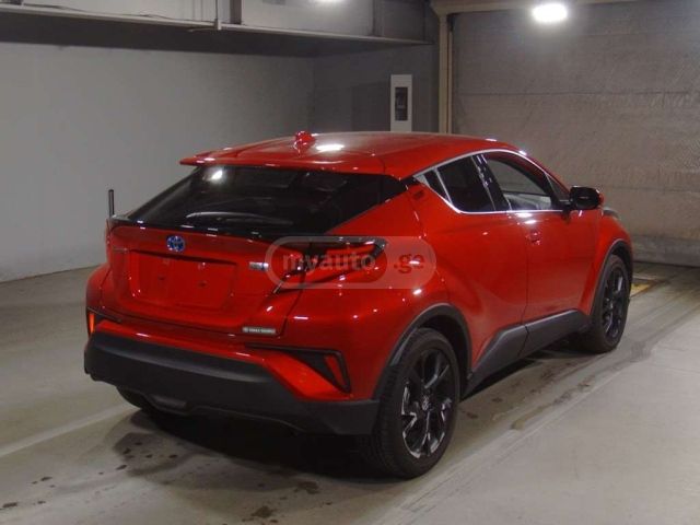 Toyota C-HR 2021 — photo 2