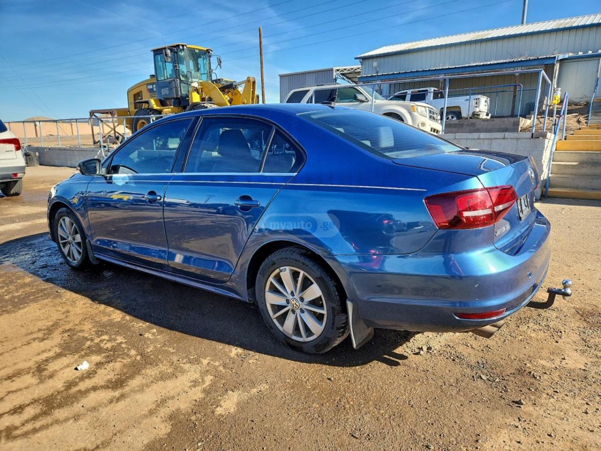 Volkswagen Jetta 2016 — photo 2