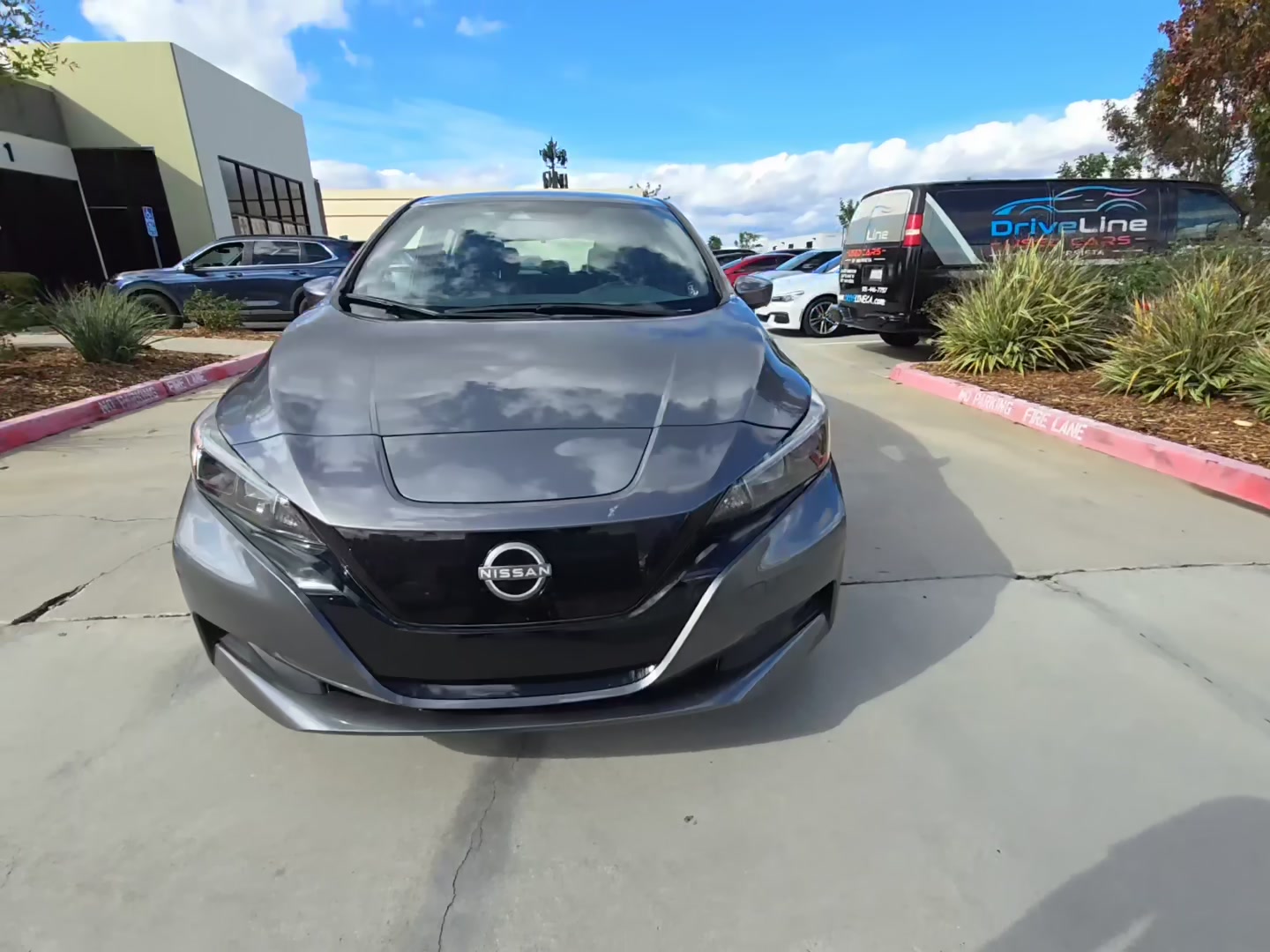 Nissan Leaf 2025 — photo 2
