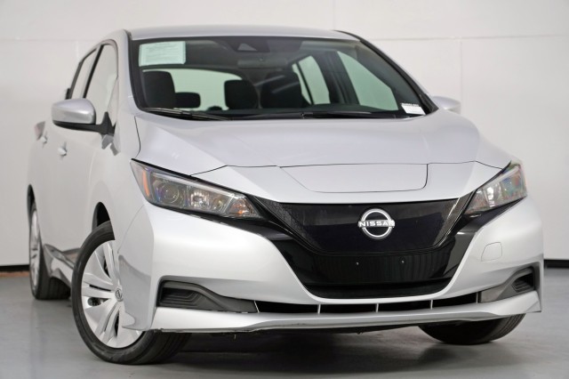 Nissan Leaf 2025 — photo 2