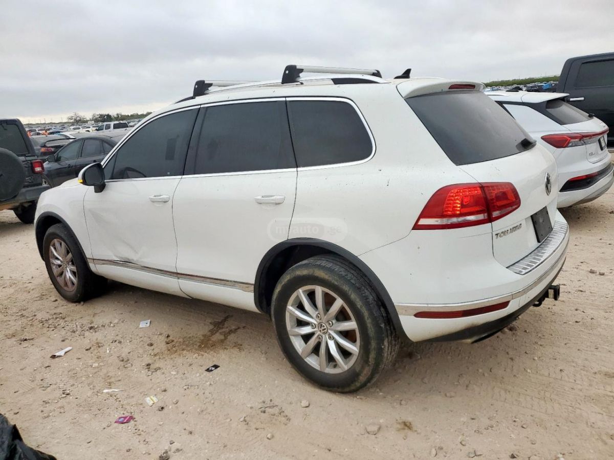 Volkswagen Touareg 2016 — photo 2