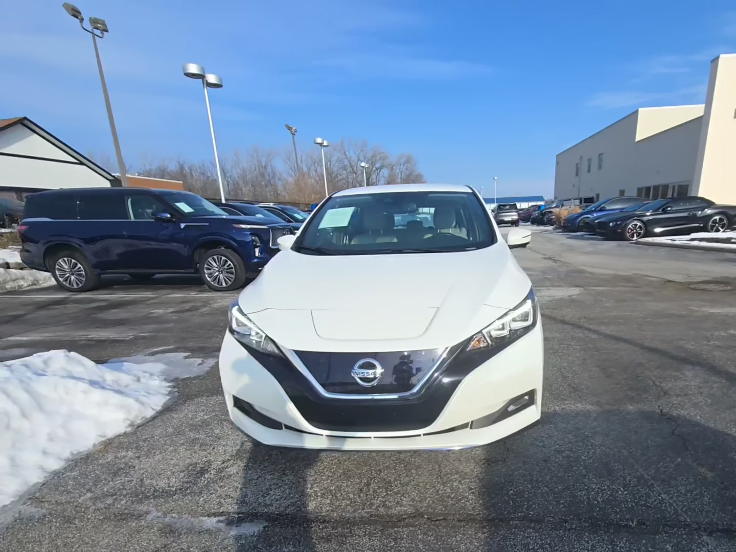 Nissan Leaf 2022 — photo 2